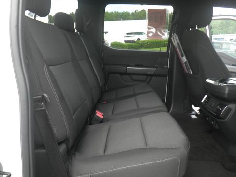 Certified 2022 Ford F150 XLT w/ Equipment Group 302A High image 25