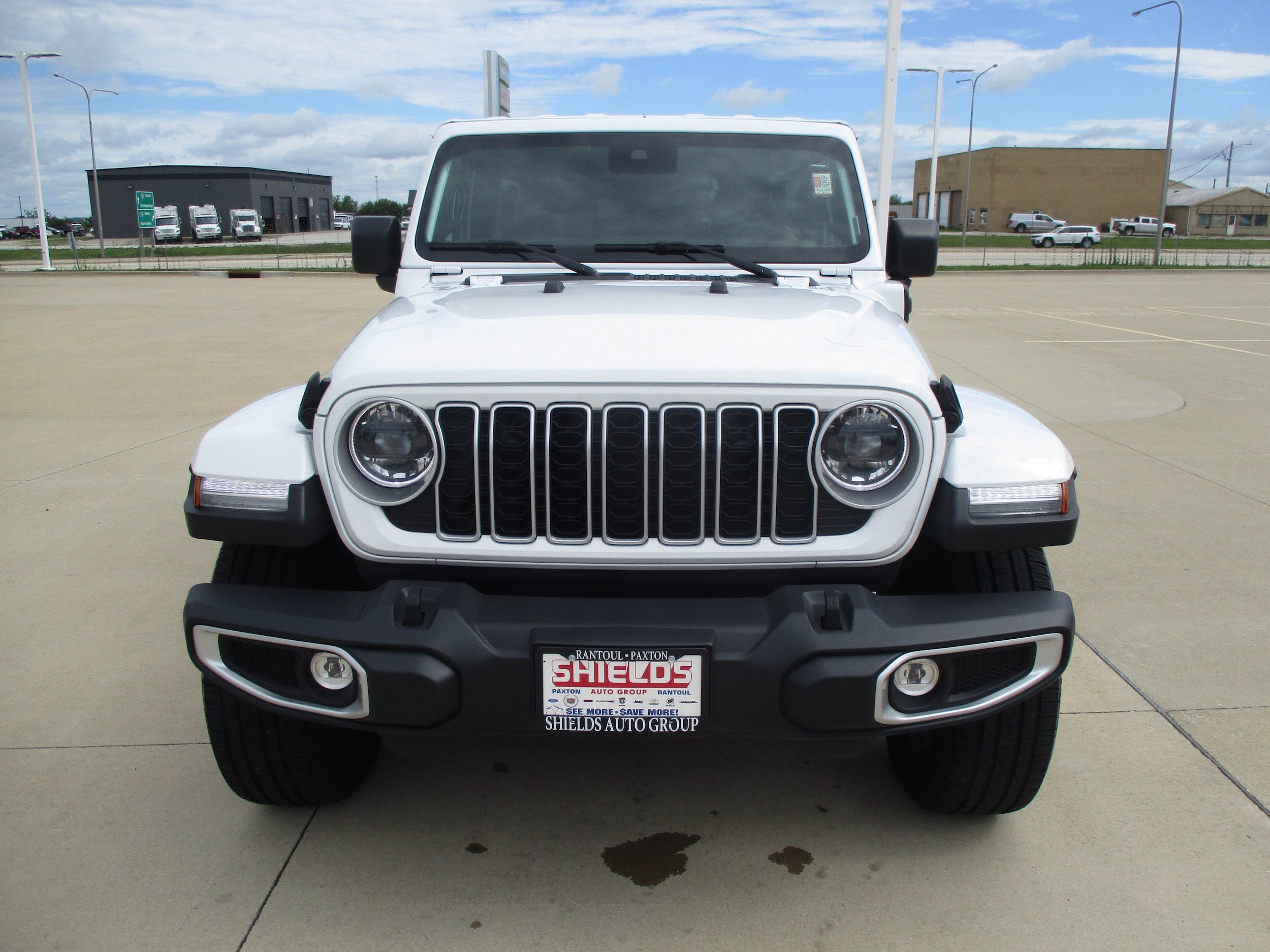 Used 2025 Jeep Wrangler Unlimited Sahara AWD/4WD image 9