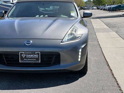 Used 2014 Nissan 370Z Roadster RWD image 13