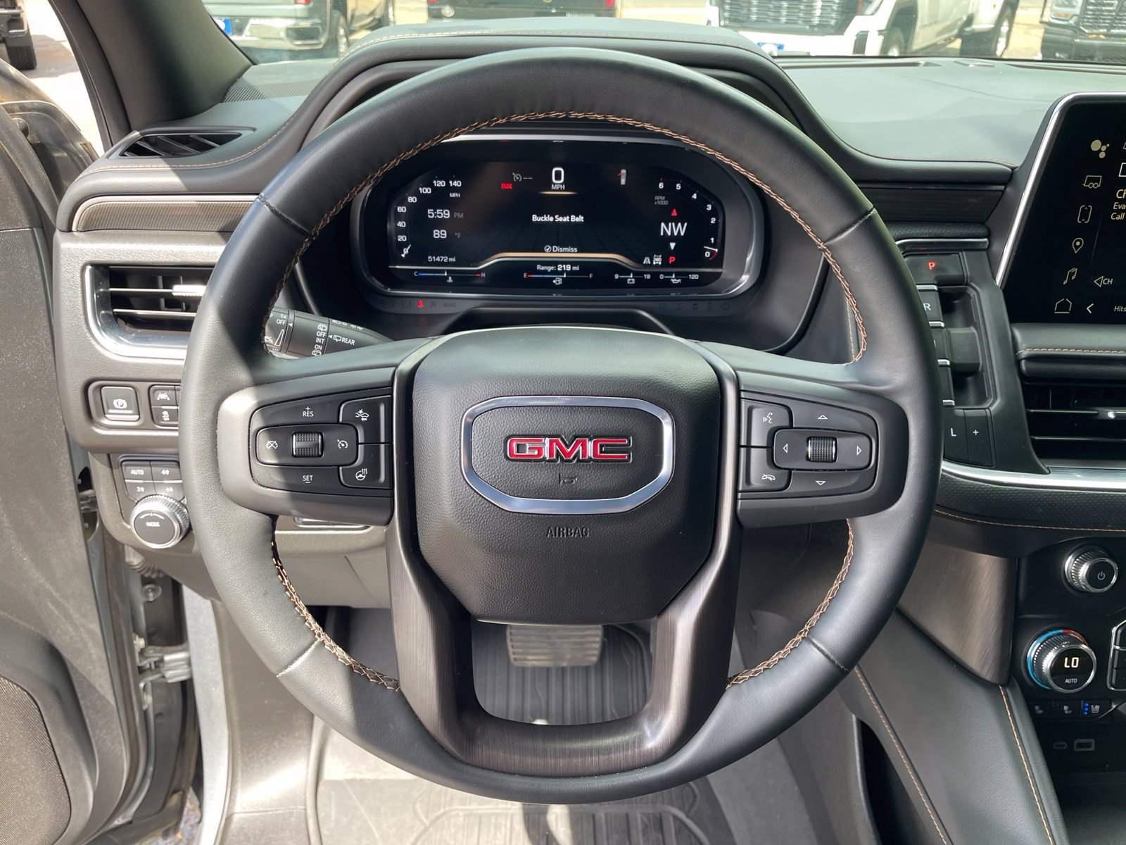 Used 2024 GMC Yukon AT4 w/ Technology Package AWD/4WD image 18