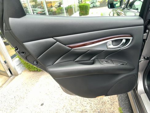 Used 2013 INFINITI M37 x w/ Premium Pkg AWD/4WD image 21