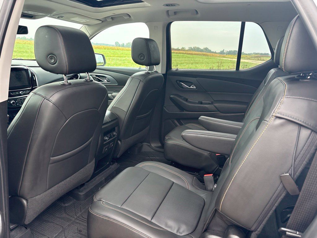 Used 2021 Chevrolet Traverse Premier w/ Redline Edition AWD/4WD image 18