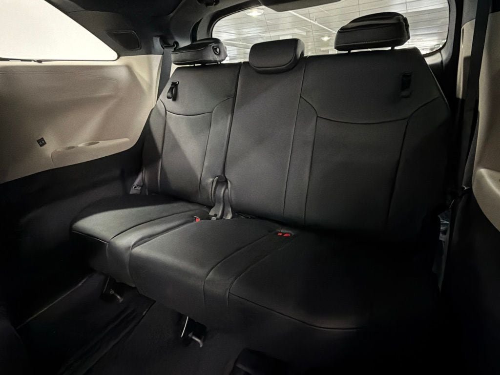 Used 2026 Toyota Sienna Limited FWD image 39