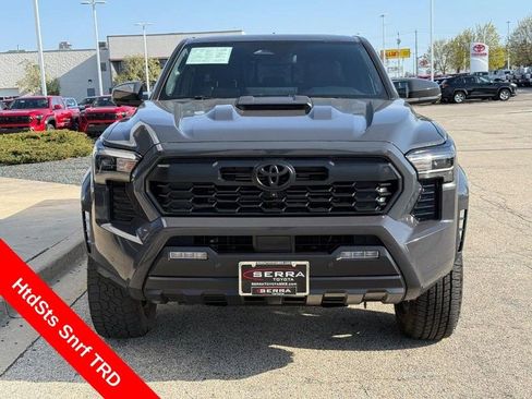 Used 2024 Toyota Tacoma TRD Sport w/ TRD Sport Premium Package AWD/4WD image 8