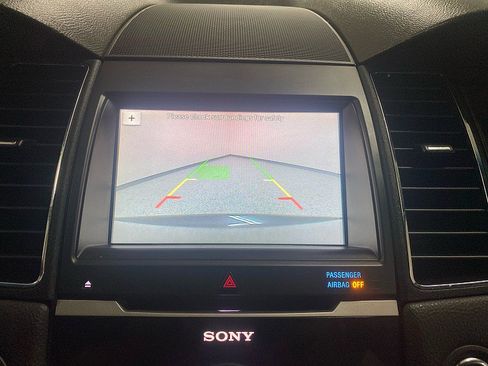 Used 2017 Ford Taurus Limited w/ Driver Assist Package image 19