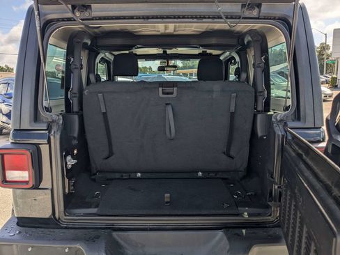 Used 2021 Jeep Wrangler Sport AWD/4WD image 12