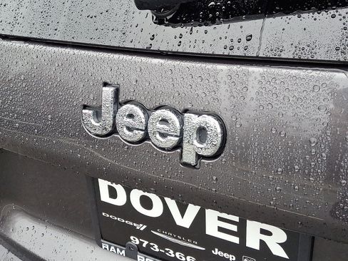 Certified 2022 Jeep Cherokee Latitude Lux w/ Mopar Interior Package image 24