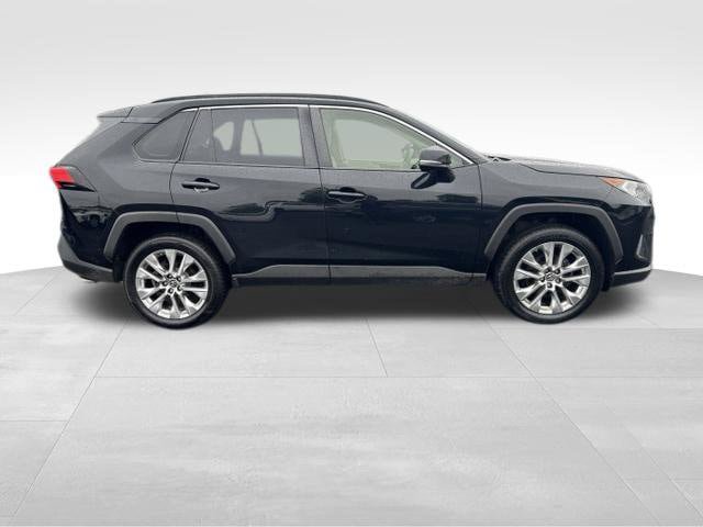 Used 2019 Toyota RAV4 XLE Premium w/ Cold Weather Package AWD/4WD image 2