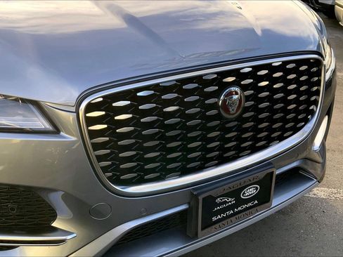 Used 2023 Jaguar F-PACE S image 30