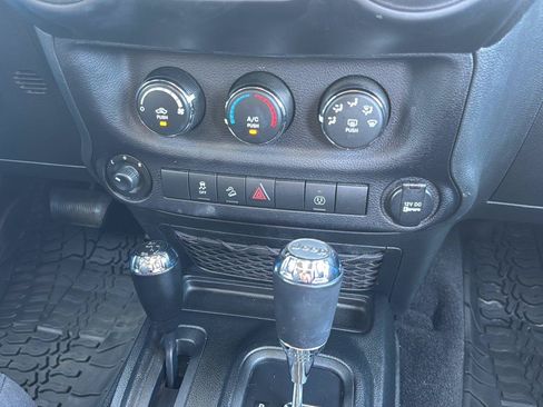 Used 2017 Jeep Wrangler Unlimited Sport AWD/4WD image 15