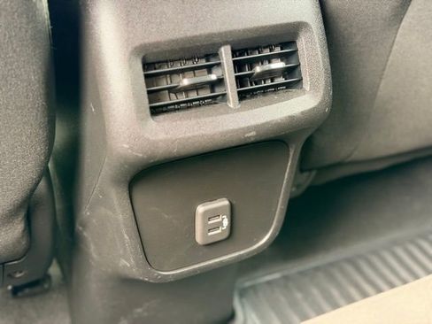 Used 2019 Chevrolet Equinox LT w/ Driver Convenience Package image 25