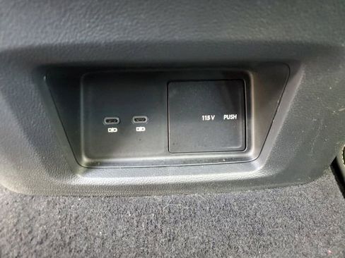 Used 2024 Volkswagen Atlas Cross Sport SE FWD image 12