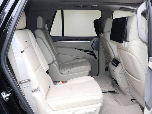 Certified 2025 Cadillac Escalade Sport Platinum RWD image 17