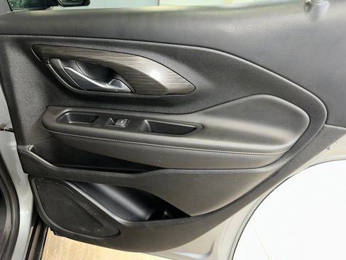 Certified 2023 GMC Terrain SLE image 27