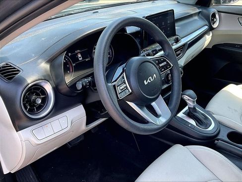 Used 2023 Kia Forte LXS w/ LXS Technology Package FWD image 8