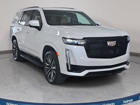 Used 2024 Cadillac Escalade Sport image 4