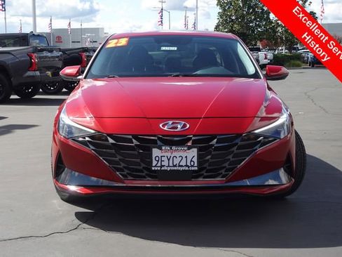 Used 2023 Hyundai Elantra Limited image 3
