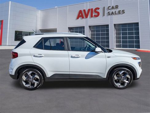 Used 2025 Hyundai Venue SEL image 5