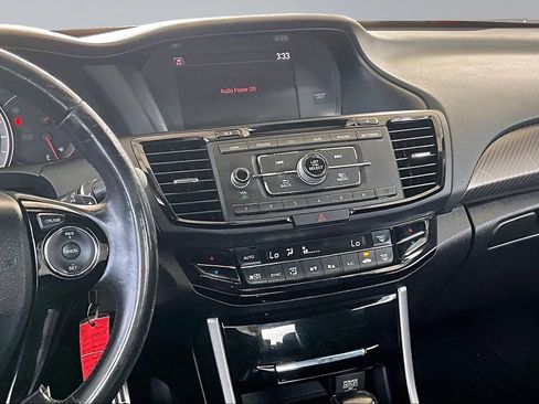 Used 2017 Honda Accord Sport image 9