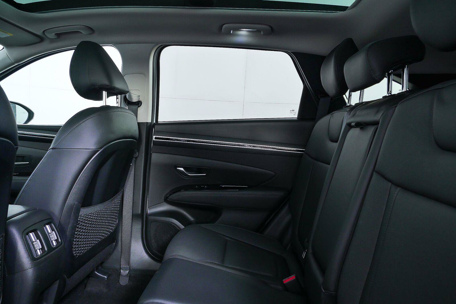 Used 2024 Hyundai Tucson Limited FWD image 19