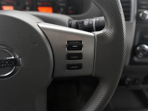 Used 2017 Nissan Frontier SV image 25