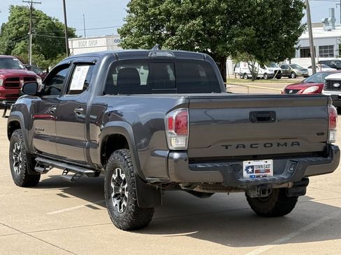Used 2022 Toyota Tacoma TRD Off-Road w/ TRD Premium Off Road Package AWD/4WD image 5