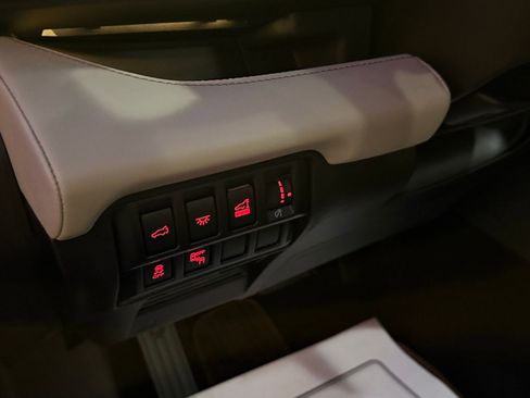 Used 2020 Subaru Ascent Touring w/ Popular Package #3 image 39