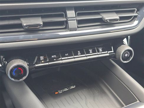 New 2026 Chevrolet Equinox EV RS image 36