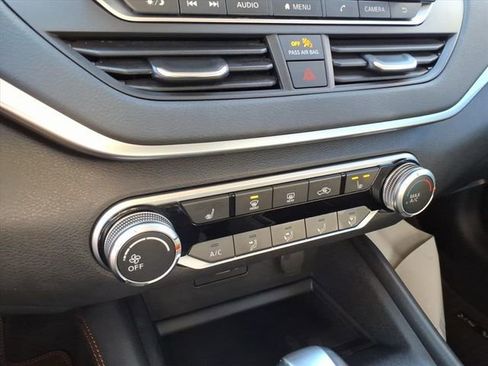 Used 2022 Nissan Altima 2.5 SR w/ Midnight Edition Package image 25