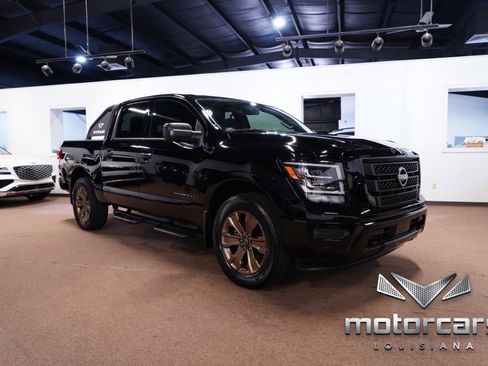 Used 2024 Nissan Titan SV w/ SV Bronze Edition Package AWD/4WD image 9