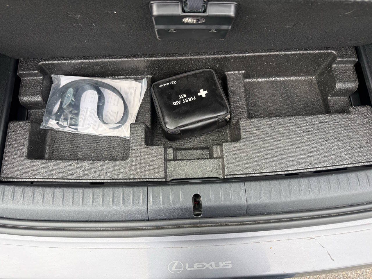 Used 2013 Lexus CT 200h w/ Seat Comfort Pkg FWD image 31