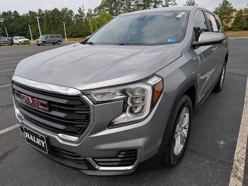 Used 2024 GMC Terrain SLE w/ Fleet Convenience Package FWD image 26