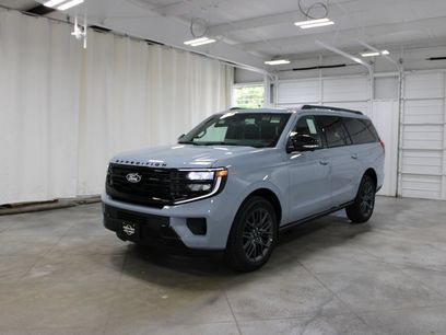 New 2027 Ford Expedition Max Platinum w/ Stealth Appearance Package