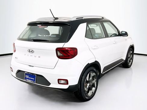 Certified 2023 Hyundai Venue Limited w/ Cargo Package image 7