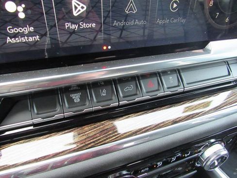 Used 2024 GMC Sierra 2500 SLE w/ SLE Convenience Package image 18