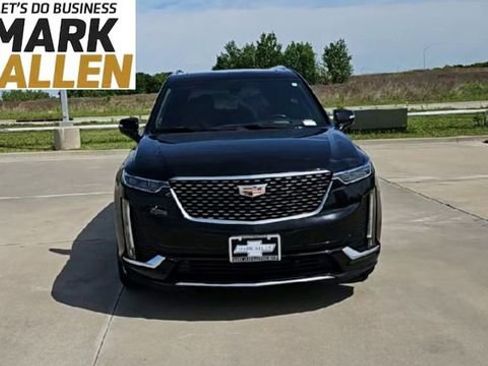 Used 2024 Cadillac XT6 Premium Luxury w/ Technology Package AWD/4WD image 3
