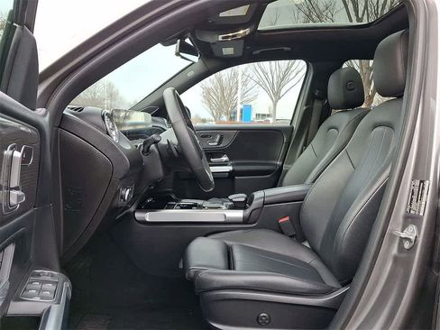 Used 2021 Mercedes-Benz GLB 250 4MATIC image 11