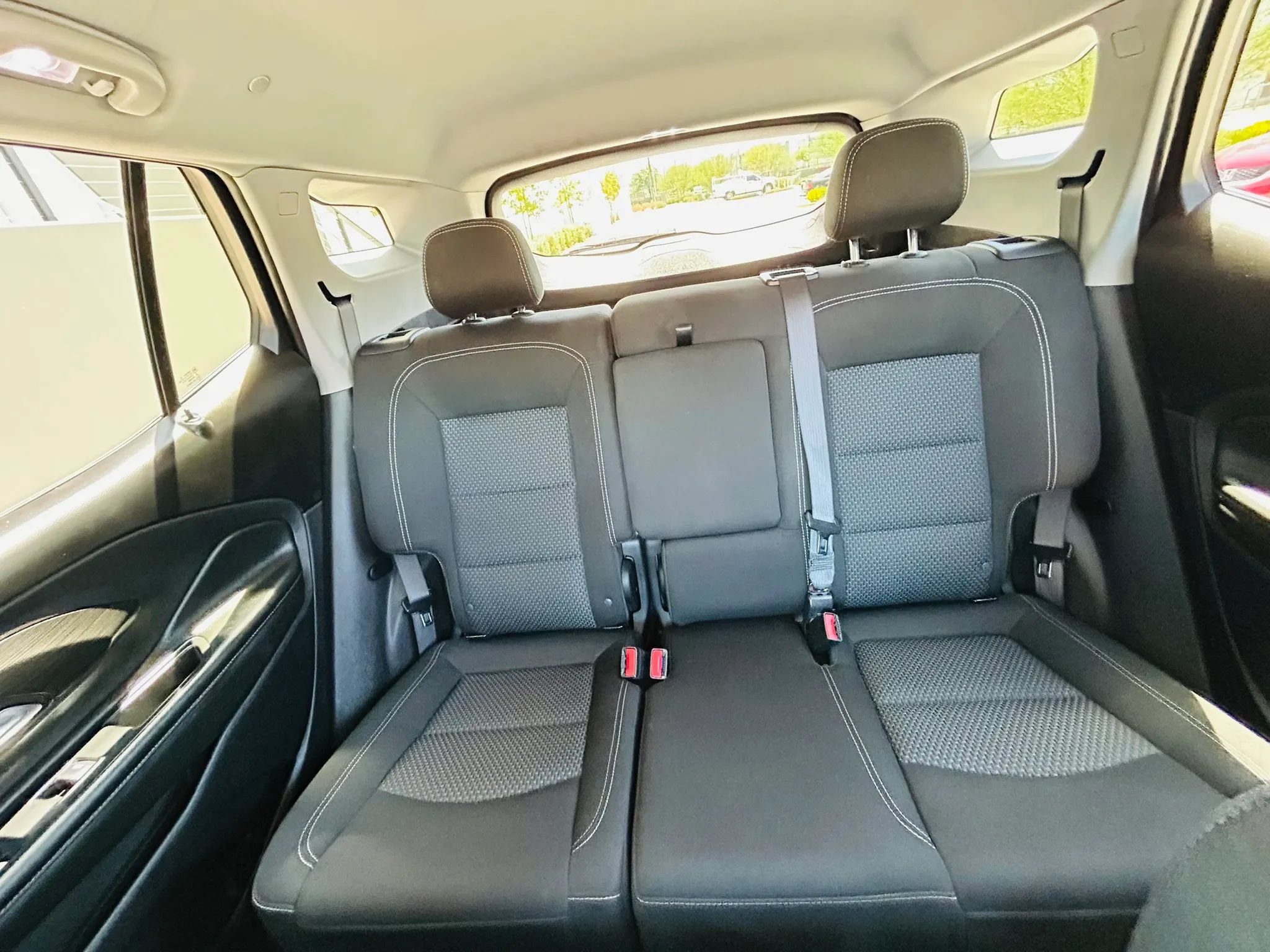 Used 2024 GMC Terrain SLE FWD image 16