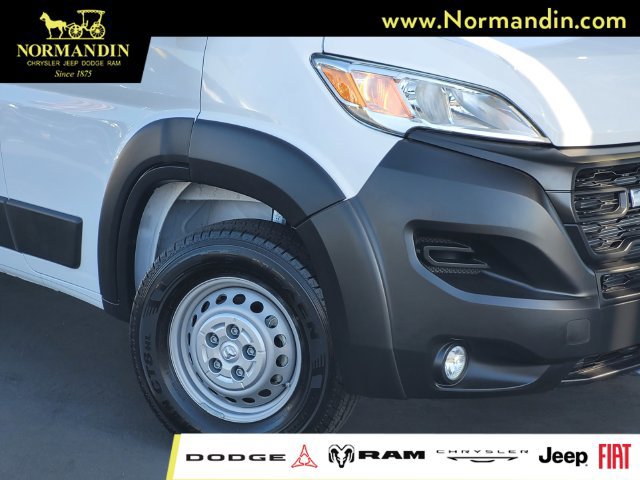 Used 2024 RAM ProMaster 2500 w/ Convenience Group FWD image 3