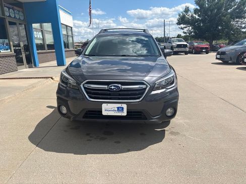 Used 2019 Subaru Outback 2.5i Limited AWD/4WD image 2