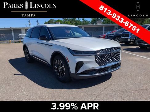 Used 2024 Lincoln Nautilus Premier w/ Equipment Group 102A AWD/4WD image 2