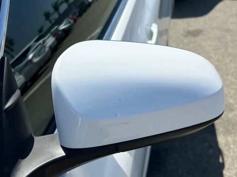 Used 2017 Toyota Camry SE image 9