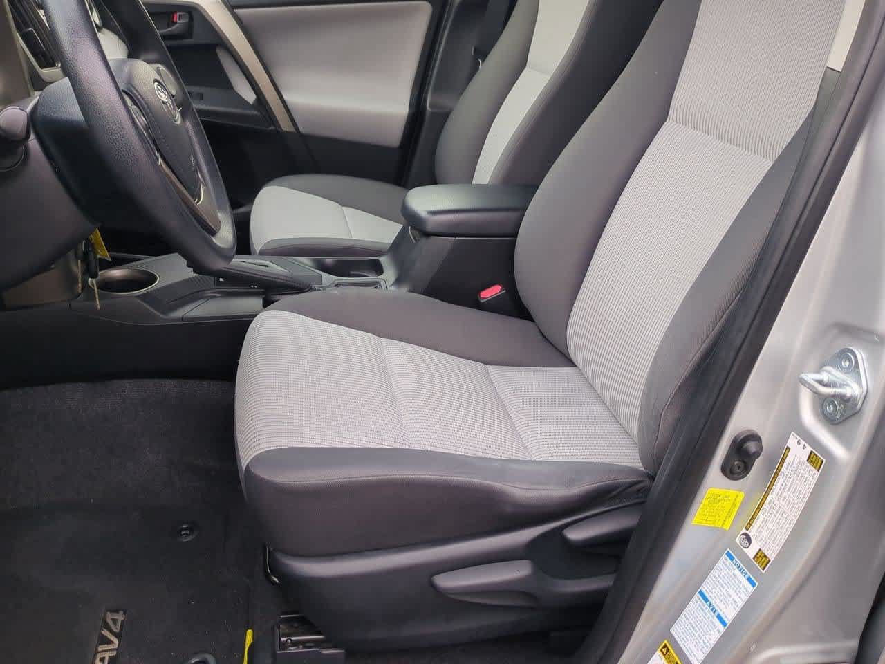 Used 2015 Toyota RAV4 LE AWD/4WD image 15