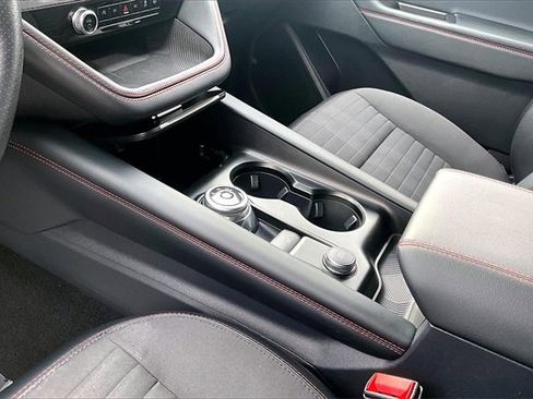 Used 2025 Ford Explorer ST-Line w/ ST-Line Street Pack image 17