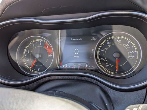 Certified 2022 Jeep Cherokee Limited AWD/4WD image 16