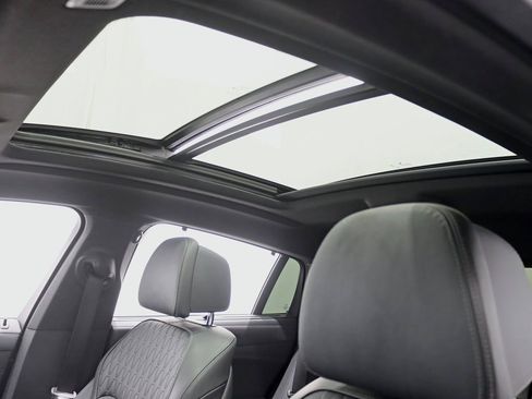 Used 2022 BMW X6 xDrive40i w/ M Sport Package image 32