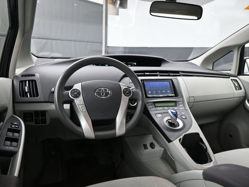 Used 2011 Toyota Prius Three image 18
