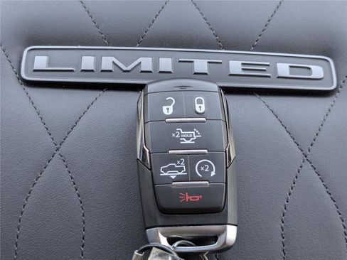 Certified 2025 RAM 1500 Limited image 30