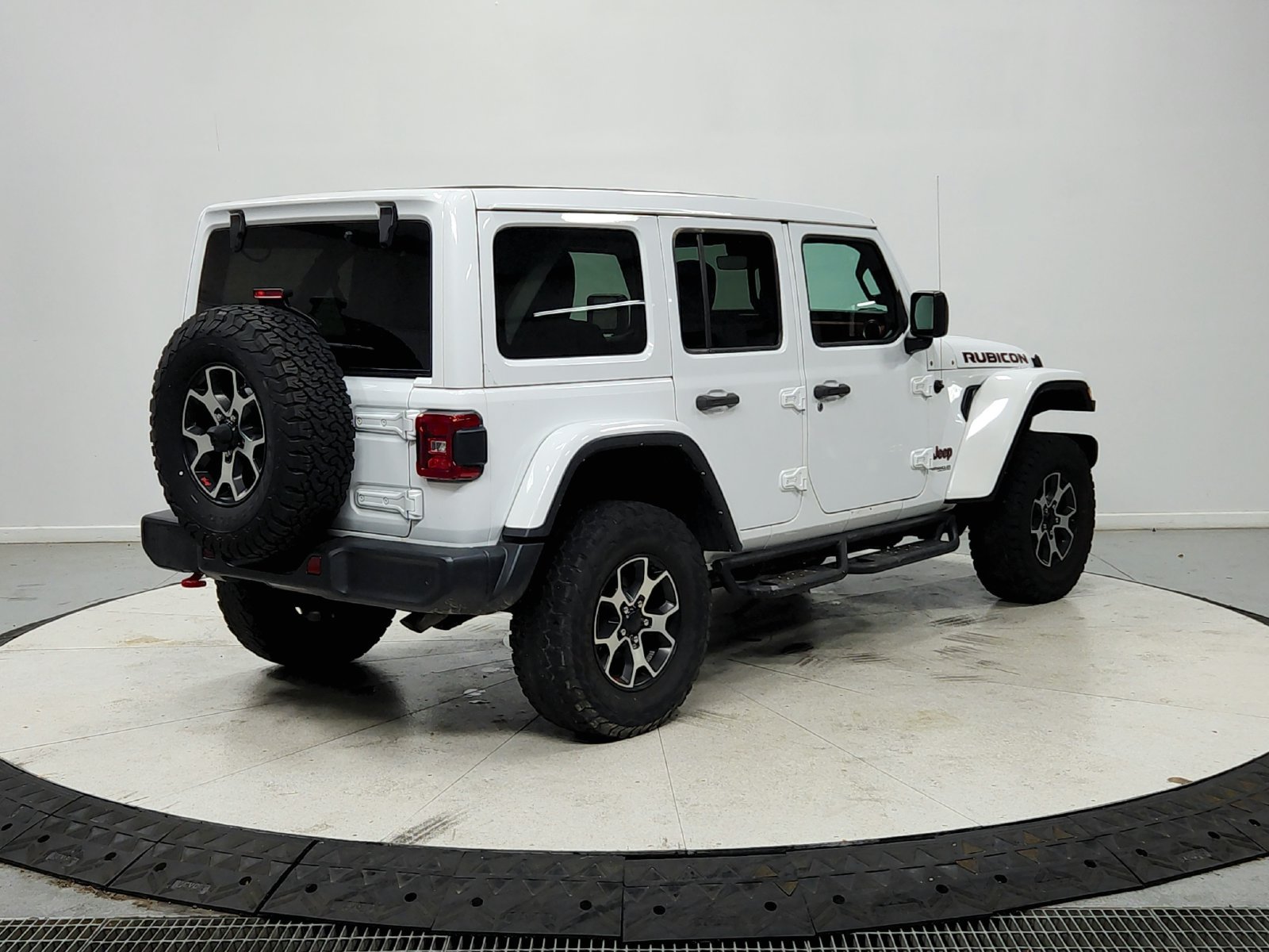 Used 2022 Jeep Wrangler Unlimited Rubicon w/ LED Lighting Group AWD/4WD image 8