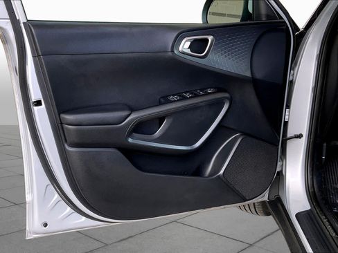 Used 2020 Kia Soul S FWD image 22
